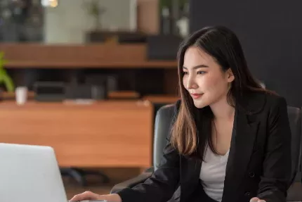 woman with laptop